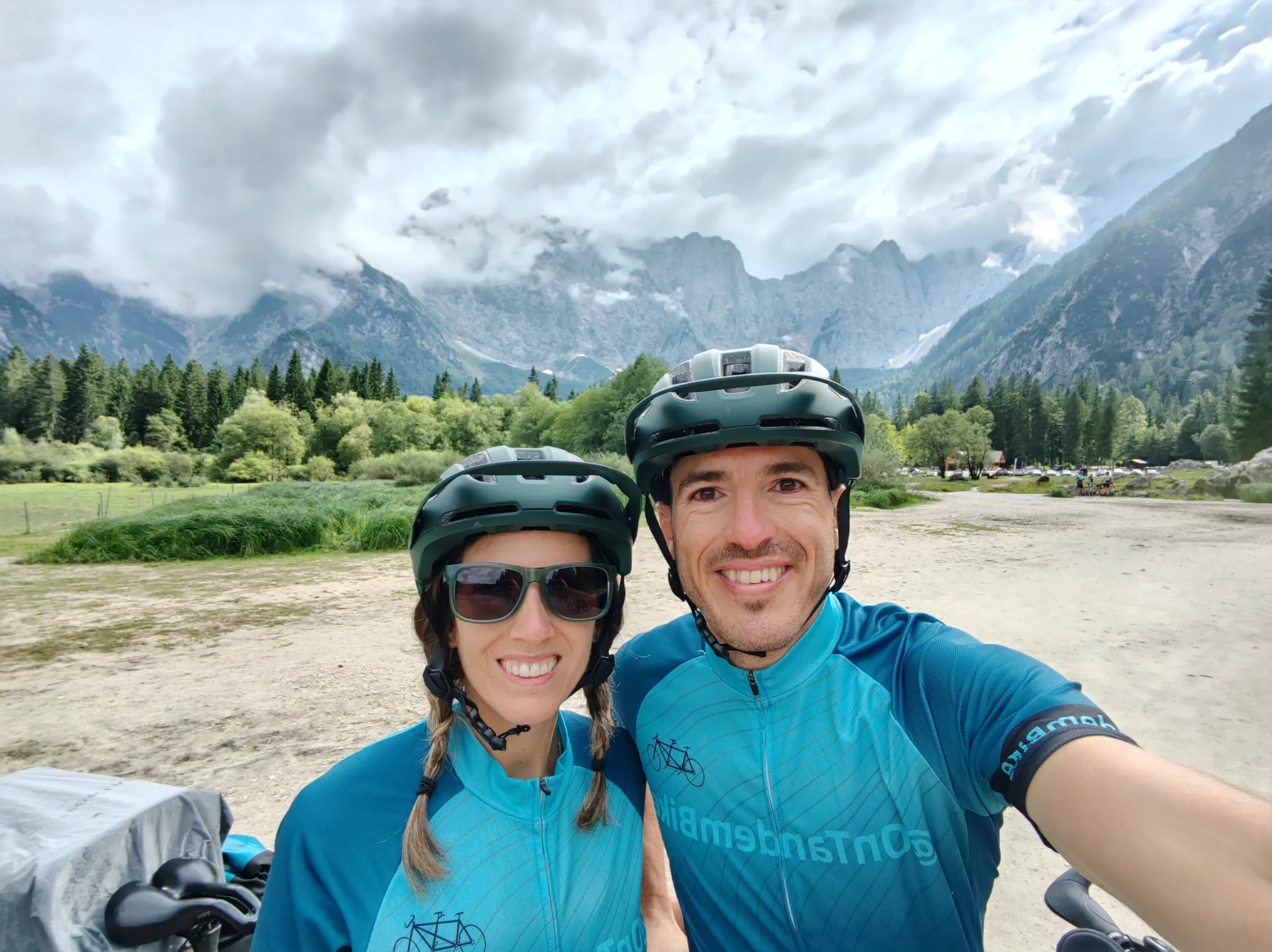 Con las Dolomitas de Fondo en los Lagos de Fusine.